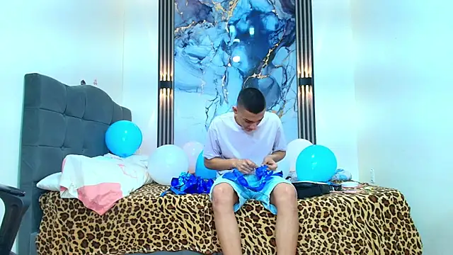 Valentina and sneider  online show from 03/07/26, 08:58