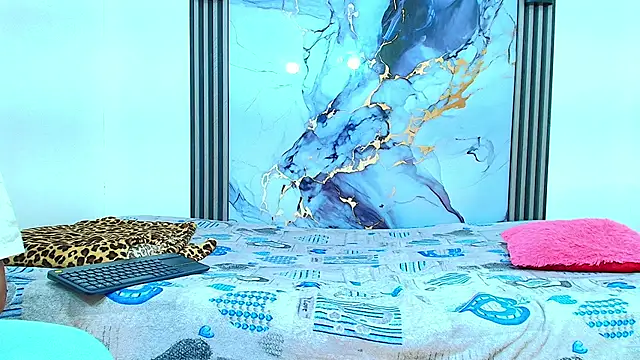 Valentina and sneider  online show from 01/13/26, 07:18