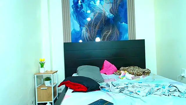 Valentina and sneider  online show from 04/14/26, 10:04