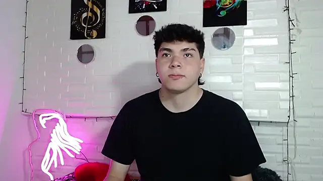 Snapshot of Dylan_fooxx chatting on 12/18/25, 07:29 Dylan fooxx online show from 12/18/25, 07:29