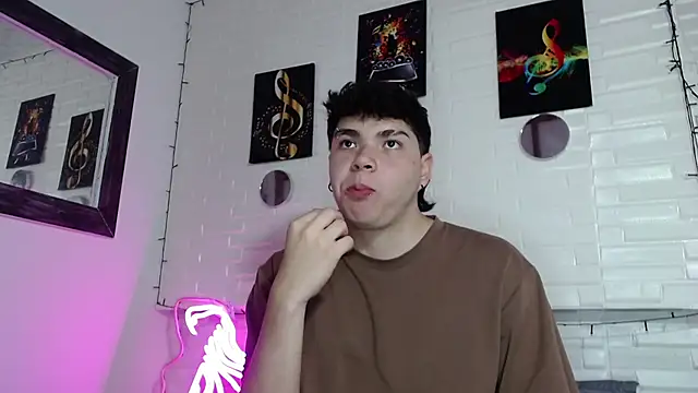 Snapshot of Dylan_fooxx chatting on 12/17/25, 07:41 Dylan fooxx online show from 12/17/25, 07:41