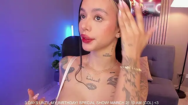 VegaLuxe online show from 03/19/26, 02:06