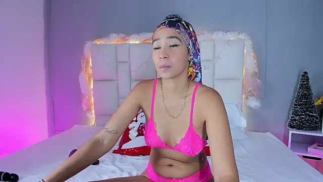 EmmaLawrence  online show from 12/18/25, 04:33