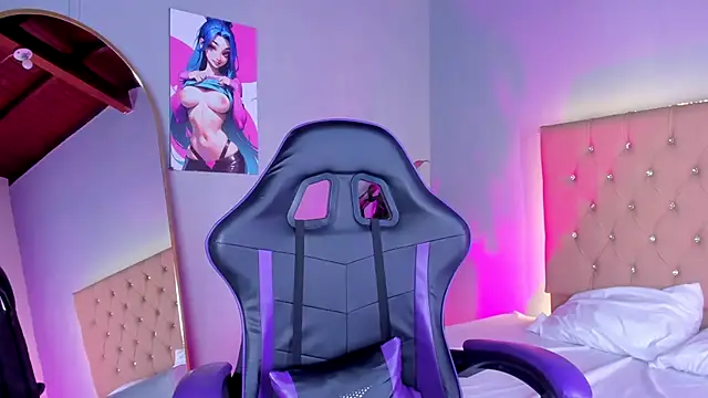 EmmaLawrence  online show from 12/14/25, 07:41