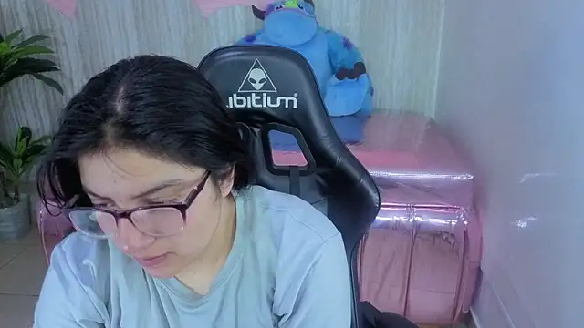 eva smit t online show from 03/25/26, 02:33