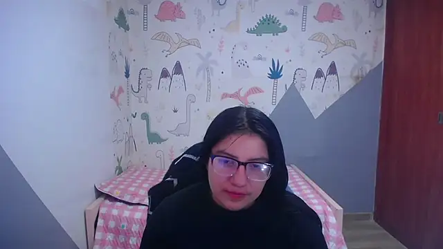 Snapshot of eva_smit_t chatting on 12/17/25, 02:05 eva smit t online show from 12/17/25, 02:05