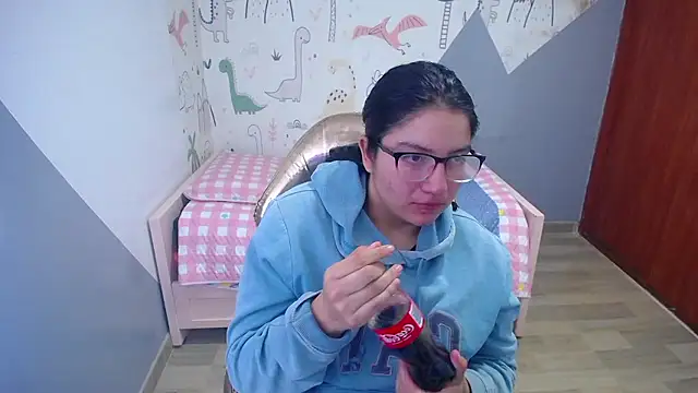 Snapshot of eva_smit_t chatting on 01/08/26, 02:28 eva smit t online show from 01/08/26, 02:28