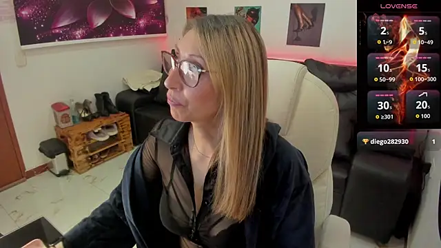 Snapshot of Scarlett_079 chatting on 01/17/26, 11:58 Scarlett 079 online show from 01/17/26, 11:58