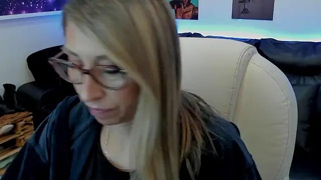 Snapshot of Scarlett_079 chatting on 02/12/26, 12:38 Scarlett 079 online show from 02/12/26, 12:38