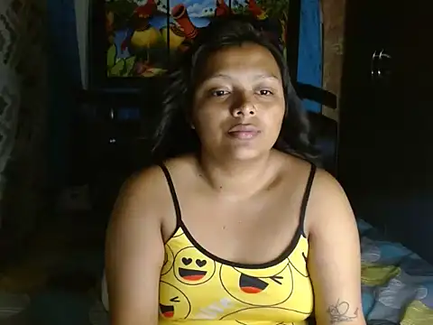 Snapshot of caro_lil chatting on 02/26/26, 04:34 caro lil online show from 02/26/26, 04:34