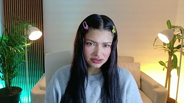 Snapshot of victoria___moon chatting on 01/08/26, 01:28 victoria moon online show from 01/08/26, 01:28