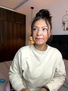 Snapshot of victoria___moon chatting on 01/16/26, 06:45 victoria moon online show from 01/16/26, 06:45