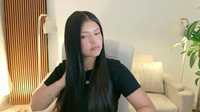 victoria   moon online show from 05/26/26, 01:42
