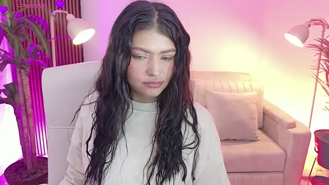 Snapshot of victoria___moon chatting on 01/13/26, 01:15 victoria moon online show from 01/13/26, 01:15