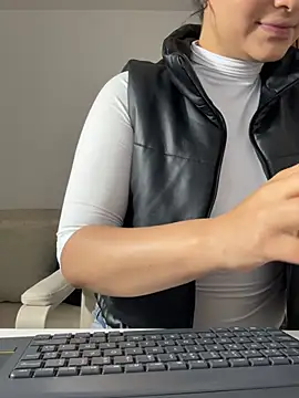 victoria   moon online show from 03/28/26, 03:35