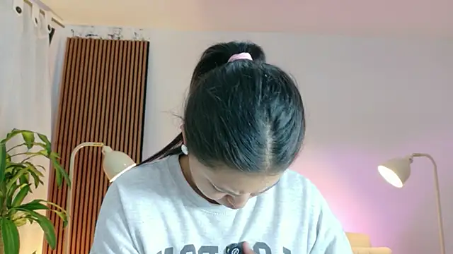 victoria   moon online show from 04/17/26, 04:10