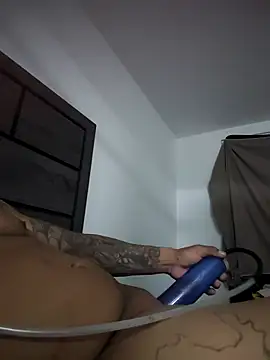 Snapshot of moneytalk516 chatting on 02/14/26, 12:05 moneytalk516 online show from 02/14/26, 12:05