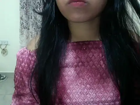 Snapshot of anushka_0 chatting on 12/16/25, 05:28 anushka 0 online show from 12/16/25, 05:28