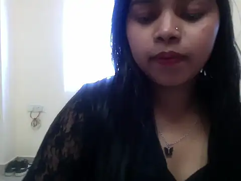 Snapshot of anushka_0 chatting on 12/17/25, 08:08 anushka 0 online show from 12/17/25, 08:08