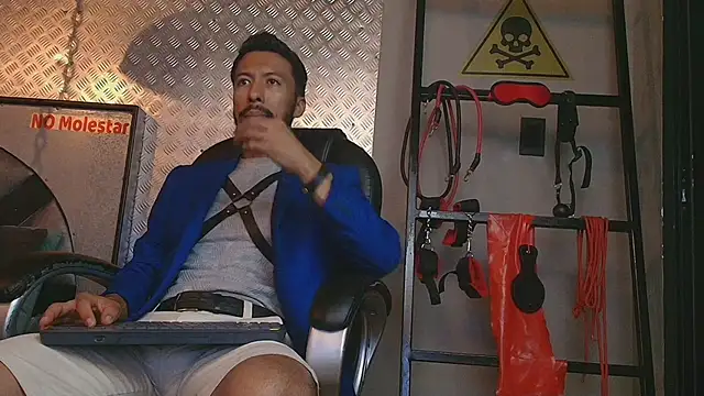 Snapshot of logan_mercer chatting on 12/05/25, 03:38 logan mercer online show from 12/05/25, 03:38