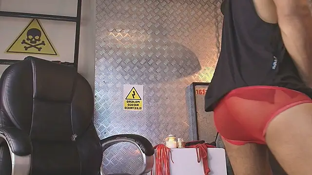 Snapshot of logan_mercer chatting on 12/15/25, 03:12 logan mercer online show from 12/15/25, 03:12