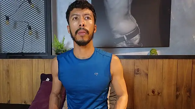 Snapshot of logan_mercer chatting on 12/17/25, 07:30 logan mercer online show from 12/17/25, 07:30