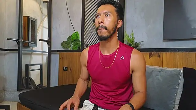 Snapshot of logan_mercer chatting on 12/18/25, 07:07 logan mercer online show from 12/18/25, 07:07