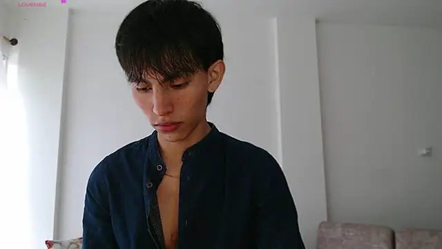 Snapshot of andrew_courtzz chatting on 12/15/25, 07:09 andrew courtzz online show from 12/15/25, 07:09