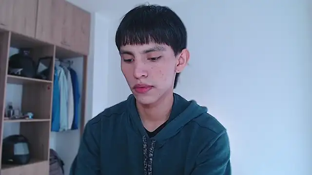 Snapshot of andrew_courtzz chatting on 02/13/26, 07:58 andrew courtzz online show from 02/13/26, 07:58