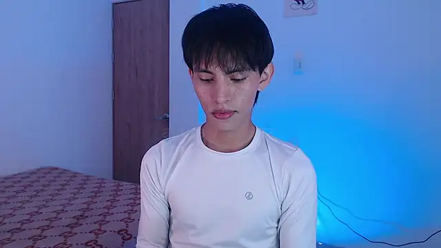 Snapshot of andrew_courtzz chatting on 05/08/26, 05:50 andrew courtzz online show from 05/08/26, 05:50