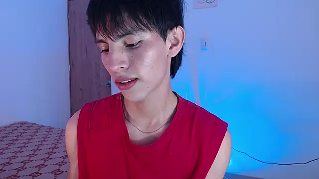 Snapshot of andrew_courtzz chatting on 05/10/26, 05:48 andrew courtzz online show from 05/10/26, 05:48