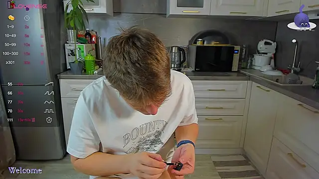 Snapshot of fruitninjaga chatting on 12/15/25, 09:48 fruitninjaga online show from 12/15/25, 09:48