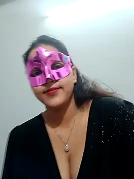 Snapshot of Shivani_hotty chatting on 12/13/25, 08:26 Shivani hotty online show from 12/13/25, 08:26