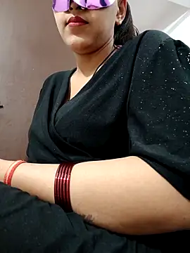 Shivani hotty online show from 03/27/26, 03:35