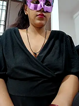 Shivani hotty online show from 04/14/26, 05:40
