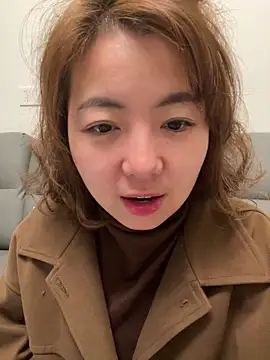 Snapshot of bibi347127 chatting on 12/17/25, 09:03 bibi347127 online show from 12/17/25, 09:03