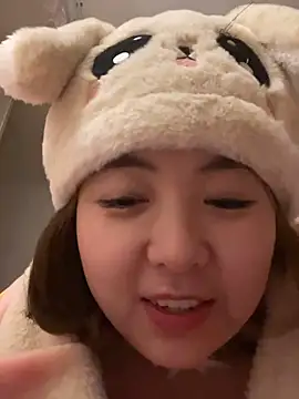 Snapshot of bibi347127 chatting on 12/15/25, 12:38 bibi347127 online show from 12/15/25, 12:38