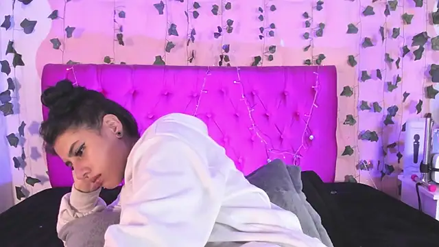 Snapshot of Natasha_Nassty_ chatting on 12/17/25, 05:12 Natasha Nassty online show from 12/17/25, 05:12