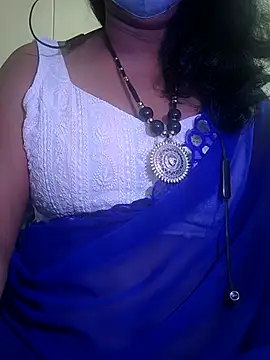 Snapshot of Preeti345 chatting on 07/18/26, 04:26 Preeti345 online show from 07/18/26, 04:26