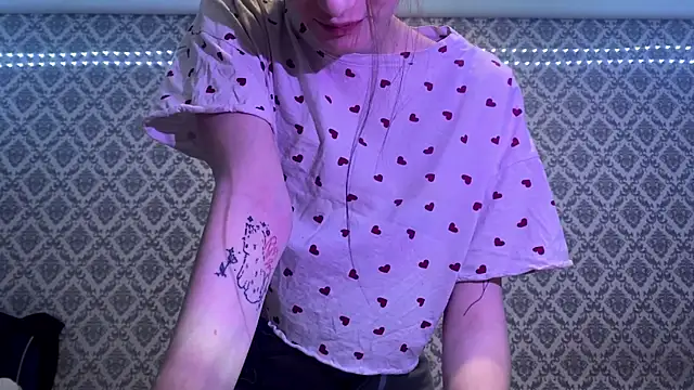 Cleonoth2o online show from 12/22/25, 06:52