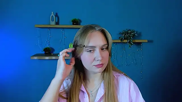 Snapshot of naya_dream chatting on 12/17/25, 09:36 naya dream online show from 12/17/25, 09:36