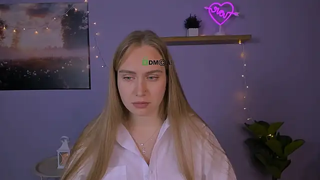 Snapshot of naya_dream chatting on 12/18/25, 09:36 naya dream online show from 12/18/25, 09:36