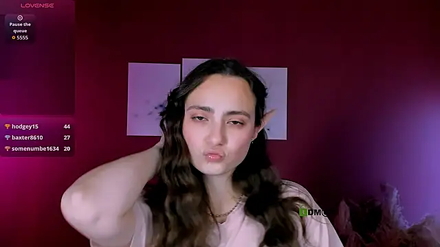 Snapshot of jenna_elayne chatting on 12/18/25, 01:04 jenna elayne online show from 12/18/25, 01:04