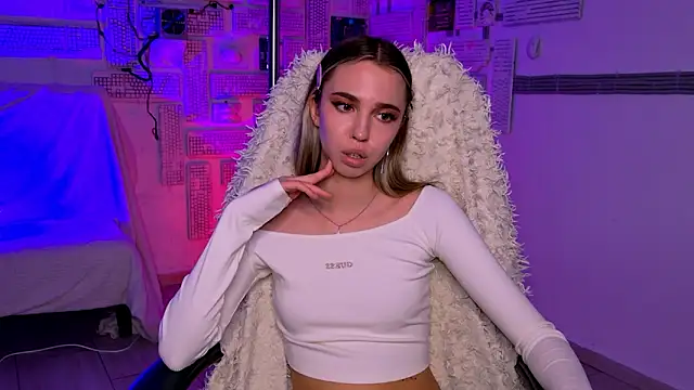 Snapshot of KimPorins chatting on 02/13/26, 02:28 KimPorins online show from 02/13/26, 02:28