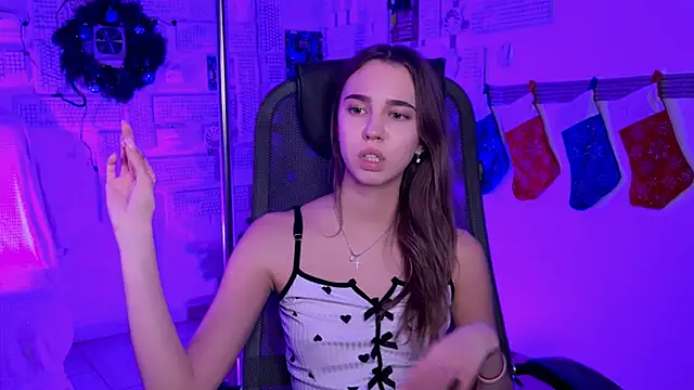 KimPorins online show from 12/15/25, 01:17