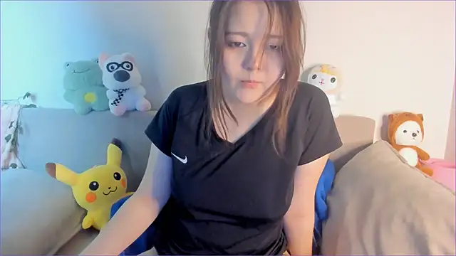 Snapshot of minji_snow chatting on 02/04/26, 01:06 minji snow online show from 02/04/26, 01:06