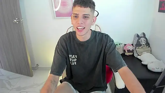 Snapshot of Jasson___ chatting on 01/10/26, 04:02 Jasson online show from 01/10/26, 04:02