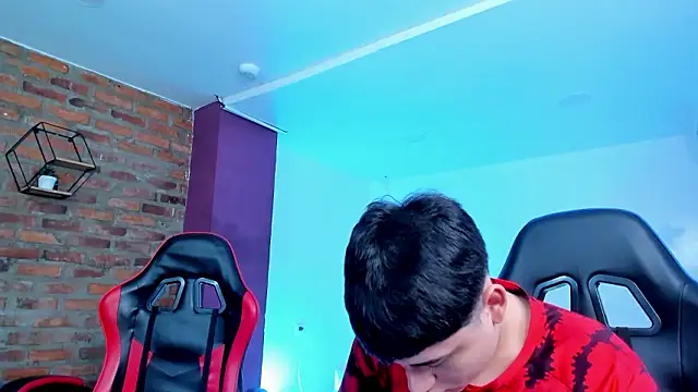 HotThreesoome online show from 03/13/26, 01:27