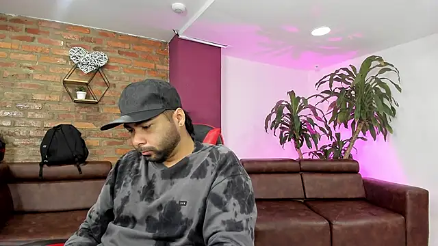 Snapshot of HotThreesoome chatting on 01/13/26, 12:42 HotThreesoome online show from 01/13/26, 12:42