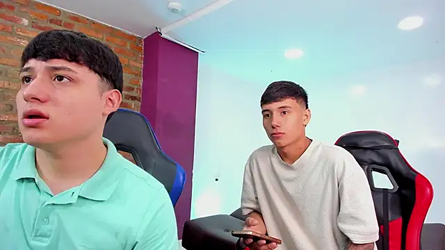 HotThreesoome online show from 04/14/26, 01:16